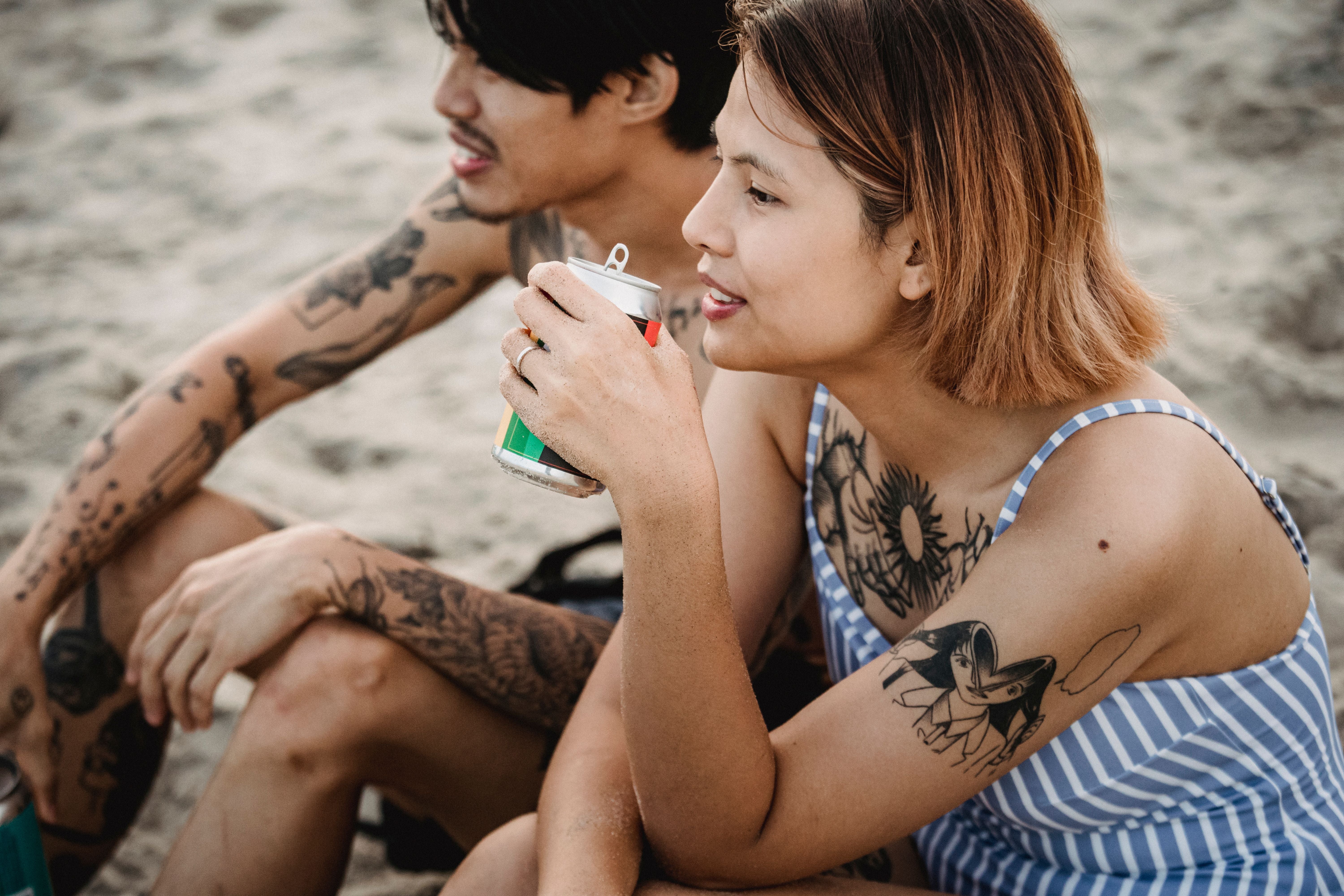 ¿Cuánto duran los tatuajes temporales con calor, alberca y sol?